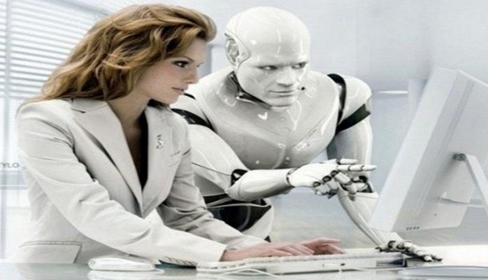 19 dil bilən robot bankda işləyəcək