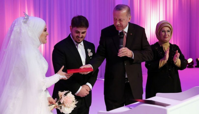 Ərdoğan nikah şahidi oldu