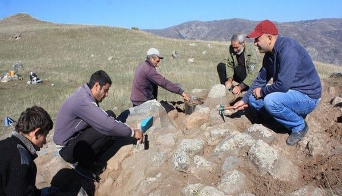 Ermənilər Laçının Mirik kəndində arxeoloji qazıntı işləri aparır