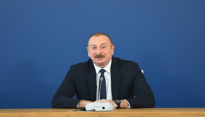 Dövlət başçısı: "Polisə daş atan utanmalıdır - öz ailəsi qabağında, ictimaiyyət qabağında"