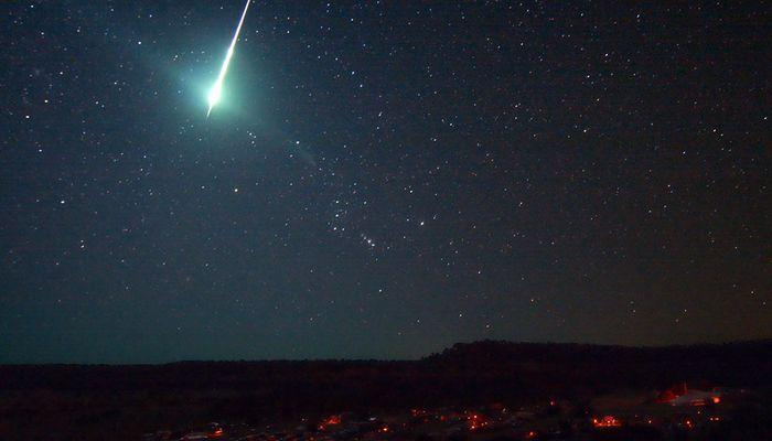 İtaliyada meteoritin düşmə anı