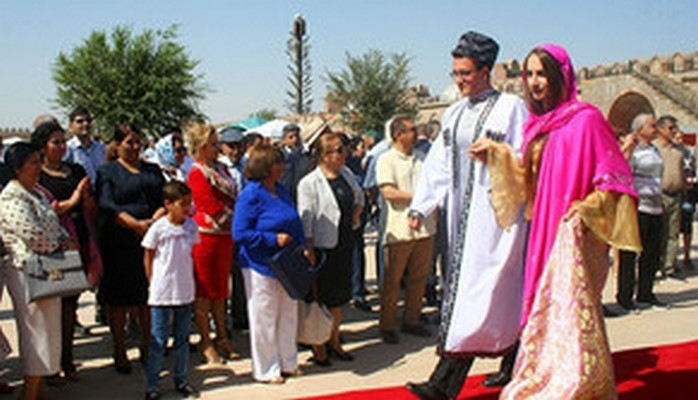 Naxçıvanda “Milli geyimlər festivalı” keçirilib