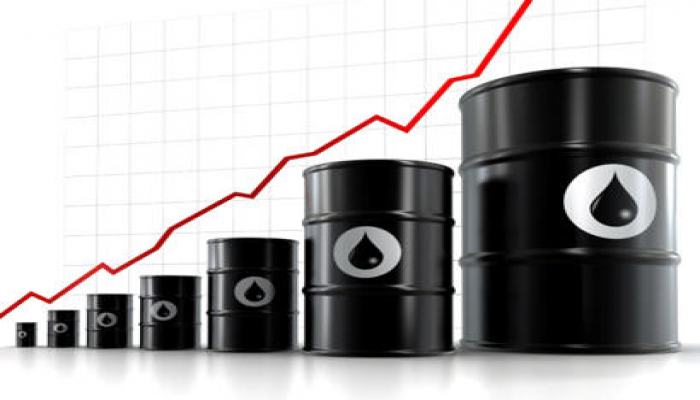 Цена нефти Brent на бирже ICE в Лондоне растет на 5%