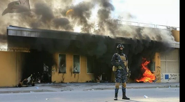 Две ракеты упали в "зеленой зоне" в Багдаде