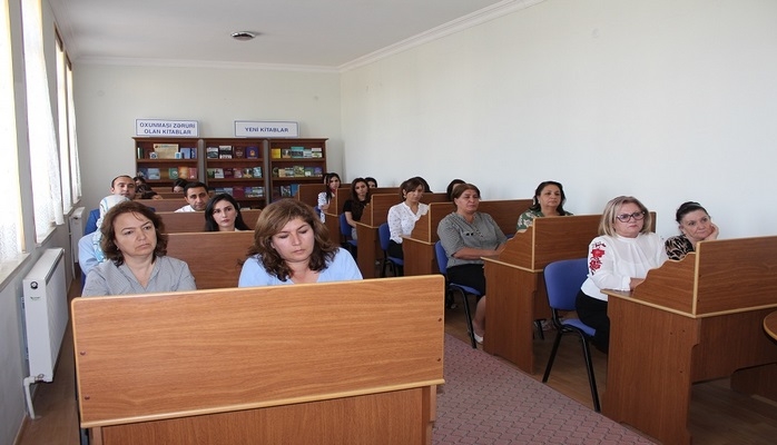 Mərkəzi Elmi Kitabxanada iki kitabın müzakirəsi olub