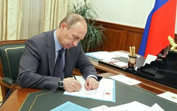 Putin fərman imzaladı: Hərbçilərin sayı bu qədər artırıldı