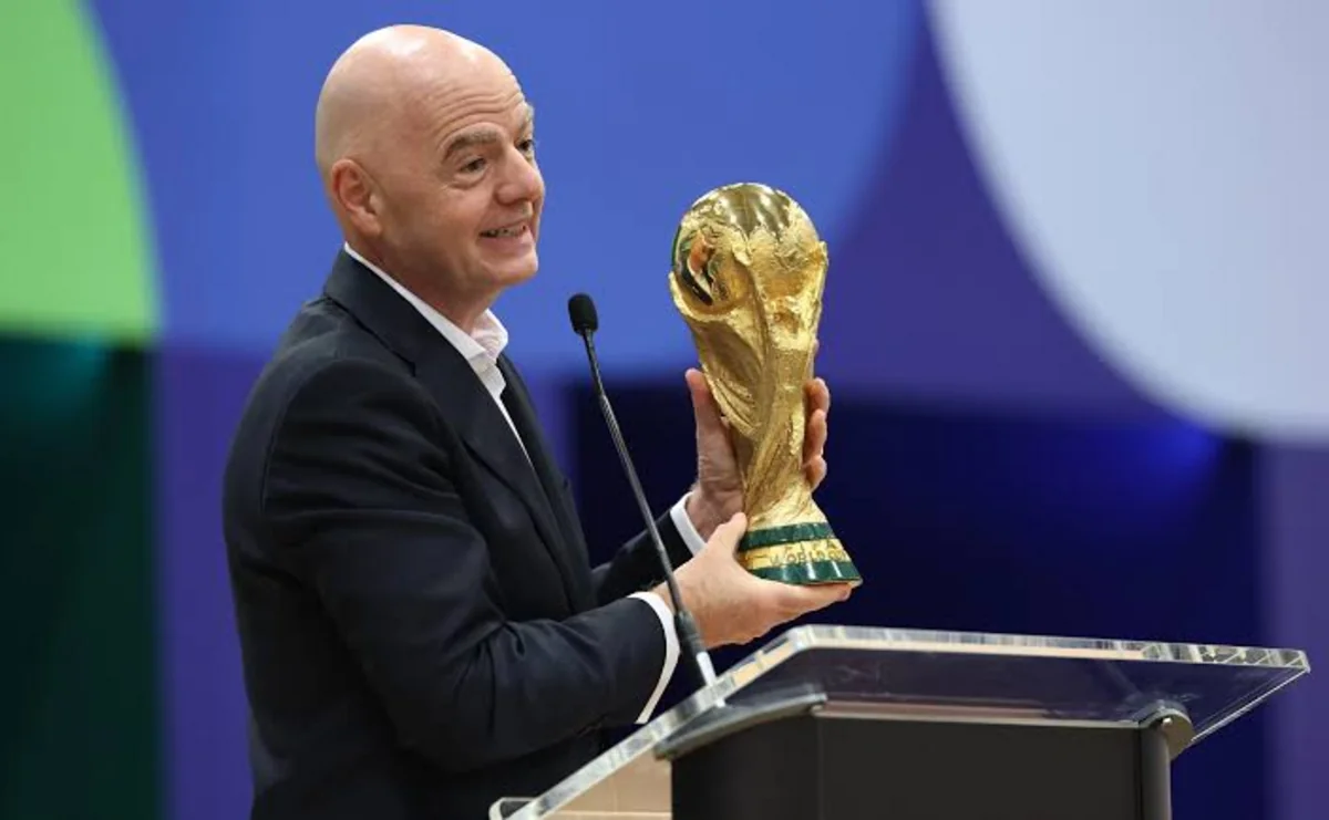 İnfantinonu tənqid etdi, vəzifəsindən getdi - FIFA-da QALMAQAL