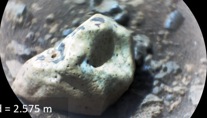 NASA-nın Marsdakı aparatı süxuru lazerlə analiz etdi, gözlənilməz mineral aşkarlandı