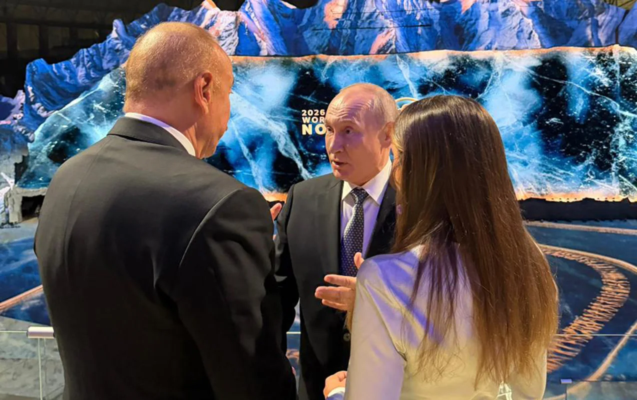 Prezident Putinlə ayaqüstü söhbət etdi