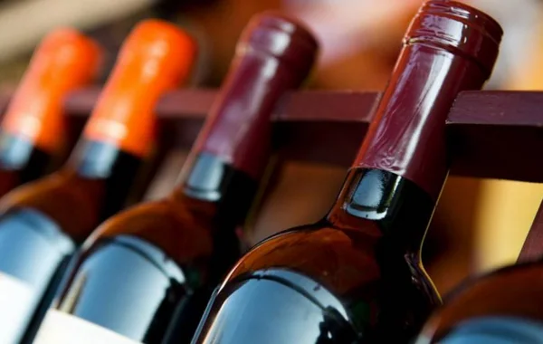 Azərbaycana idxal edilən alkoqollu içkilər üçün GÖMRÜK RÜSUMU dəyişdi