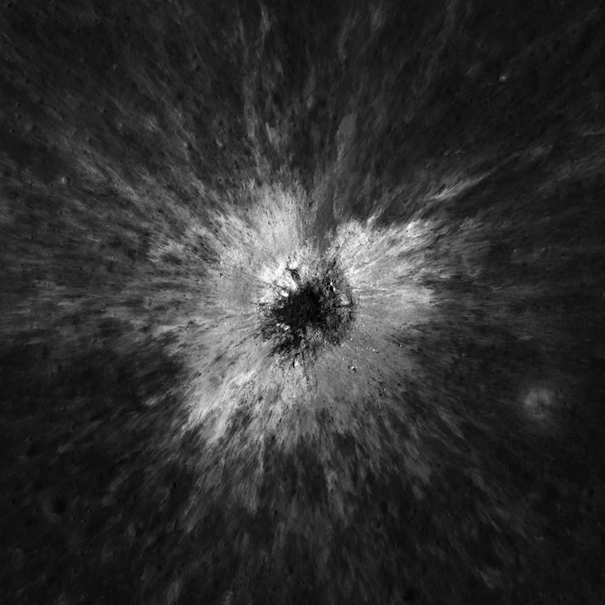 NASA Ayda son yüz ildə bir dəfə baş verən nəhəng krater aşkarlayıb