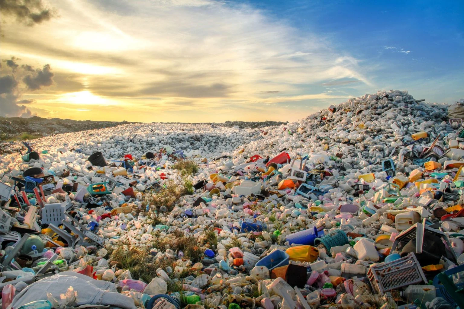 Alimlər adi plastik tullantıları qızdırılmış duzların köməyi ilə yanacağa çeviriblər