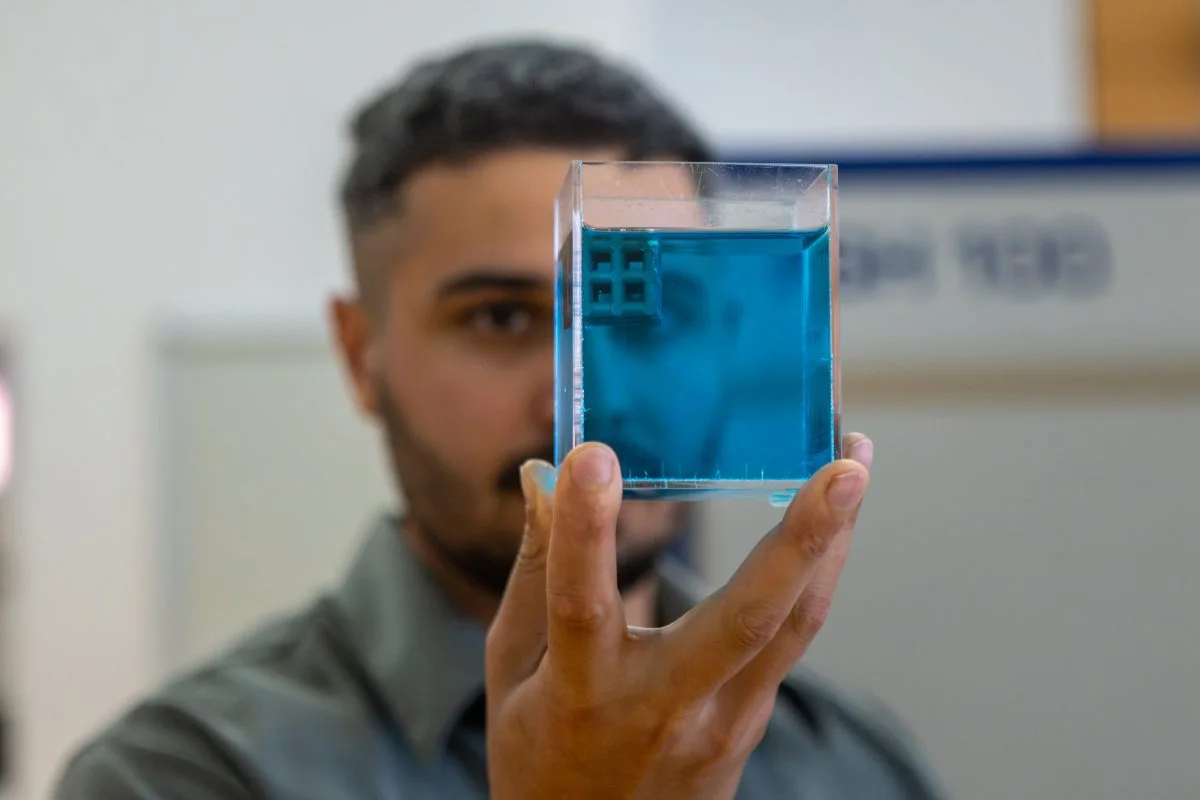 Mühəndislər dünyanın ilk suda üzən titan materialını hazırlayıblar