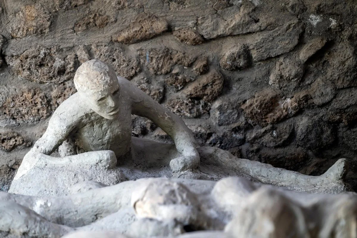 Pompeyi məhv edən vulkan püskürməsi alimlərə Yer kürəsinin “geoloji saatını” dəqiqləşdirməyə kömək edir