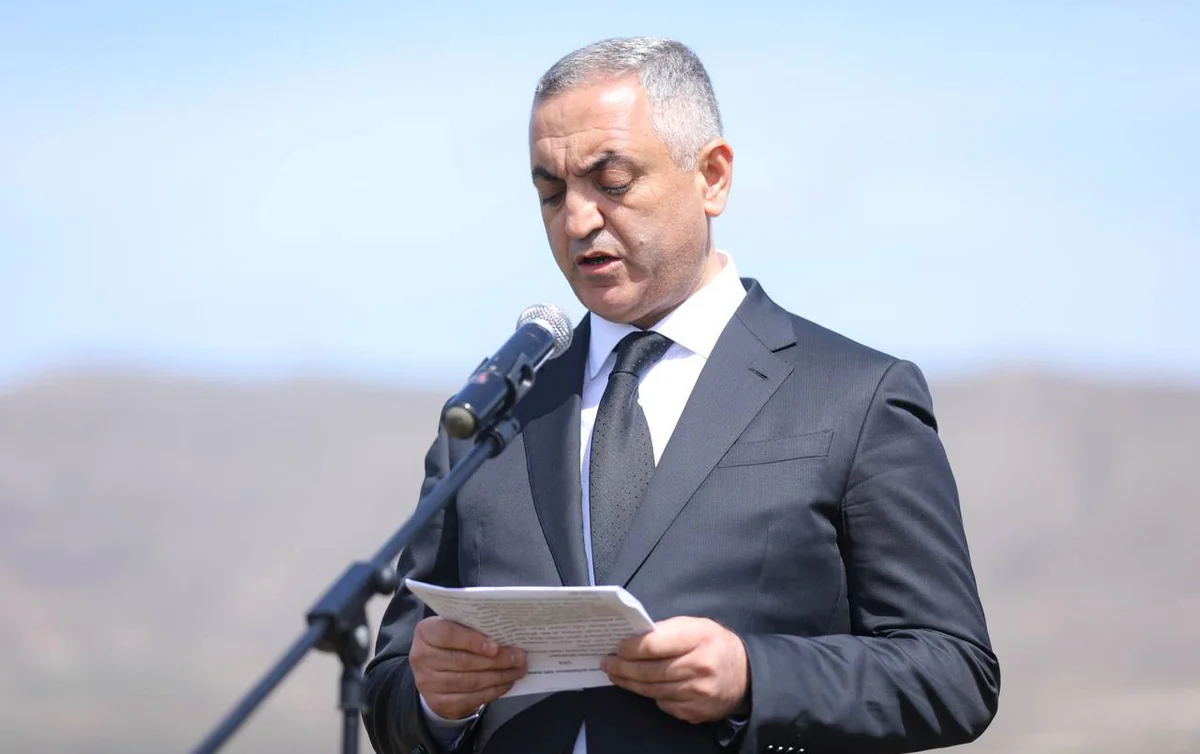 İlham Əliyev Elçin Yusubovu vəzifəsindən azad etdi