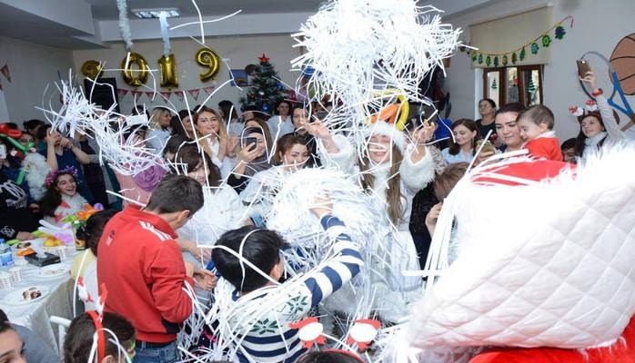 Reabilitasiya kursu keçən uşaqlar üçün bayram tədbiri təşkil edilib