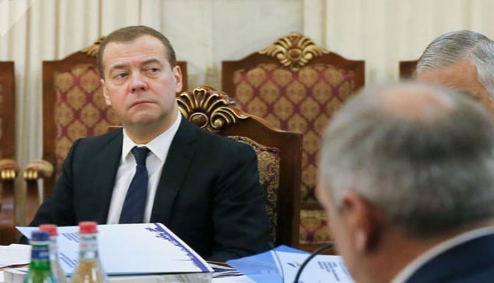 Medvedev eyni anda 20 kanala müsahibə verəcək