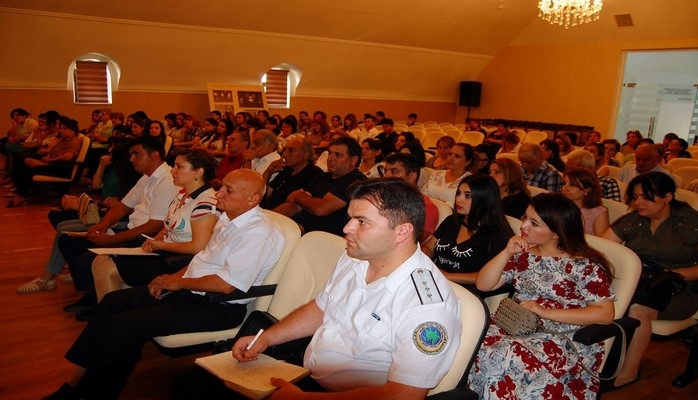 Gəncədə dünyada sülhün və sabitliyin beynəlxalq miqrasiya axınlarına təsirinə dair seminar keçirilib