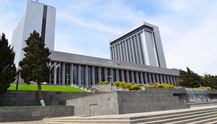 Парламент Азербайджана обсудит продление срока применения обязательного медстрахования