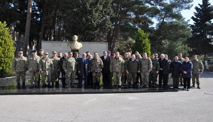 Военные атташе посетили предприятия оборонпрома Азербайджана