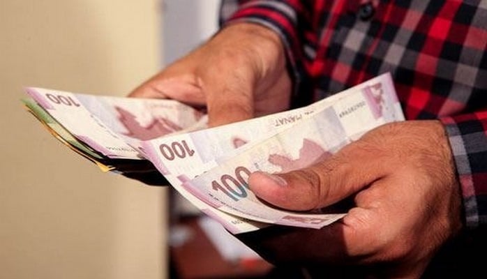 Bu şəxslərin maaşı 890 manata qalxdı