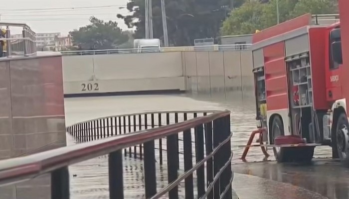 İki nəfərin batdığı tunel hələ də suyun altındadır - Video