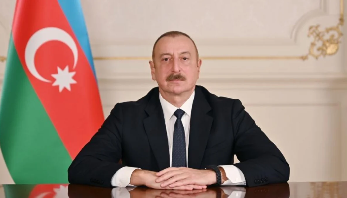 İlham Əliyev Emmanuel Makronu təbrik edib