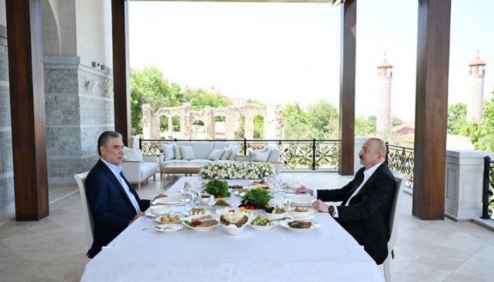 İlham Əliyev və Qurbanqulu Berdiməhəmmədov Şuşada nahar ediblər