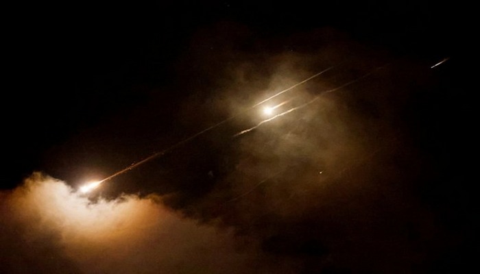 İran İsrailə yeni tipli raketlərlə silsilə zərbələr endirib