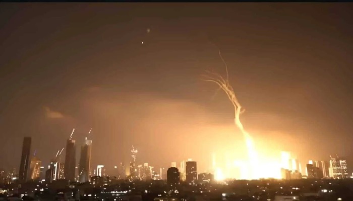 İran İsraili raket atəşinə tutmağa başladı