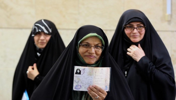 İranda ilk dəfə olaraq qadın ölkənin prezident seçkilərində iştirak etmək üçün qeydiyyatdan keçib
