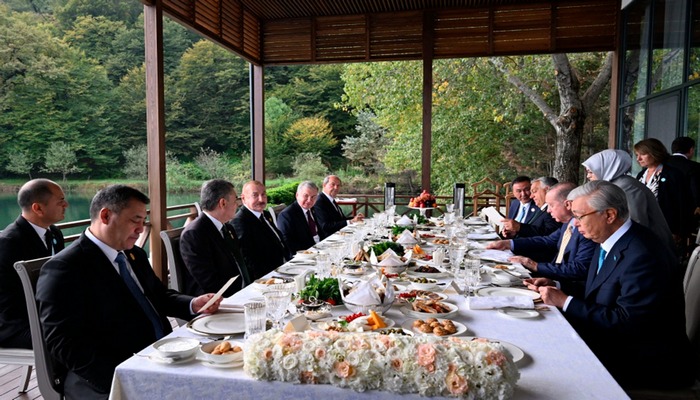 Liderlərə rəsmi nahar verildi - Fotolar