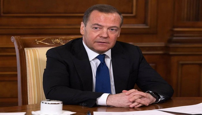 Medvedev Dağıstanda baş verənləri terror hücumu adlandırıb