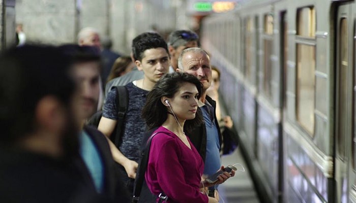 Metroda həmin düymədən lüzumsuz istifadə etsəz, pul ödəyəcəksiz