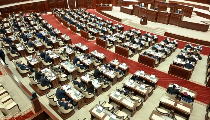 Milli Məclis İnzibati Xətalar Məcəlləsinə çoxsaylı dəyişiklikləri I oxunuşda qəbul edib