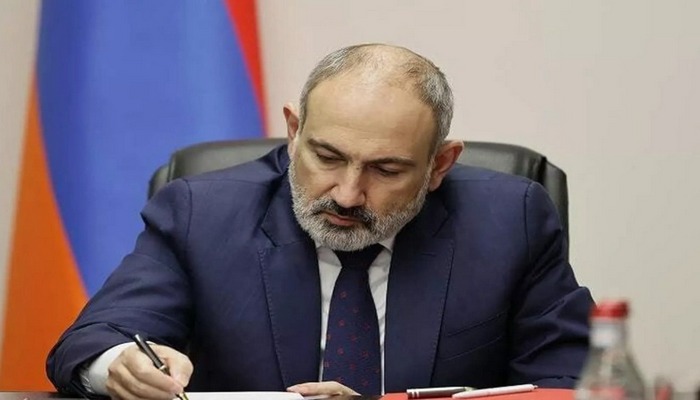 Paşinyan bir sıra məmurları vəzifələrindən azad edib