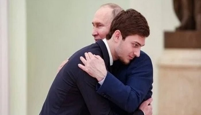 Putin Kadırovun 17 yaşlı oğlunu qəbul etdi