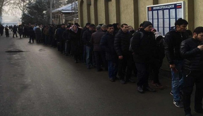 Putin Rusiyadakı miqrantlarla bağlı fərman imzaladı