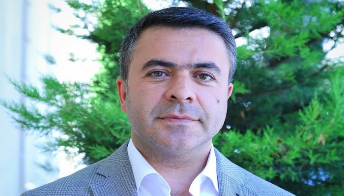 Qəfil yerə yıxılıb, yarım saata yaxın ürək masajı ediblər...