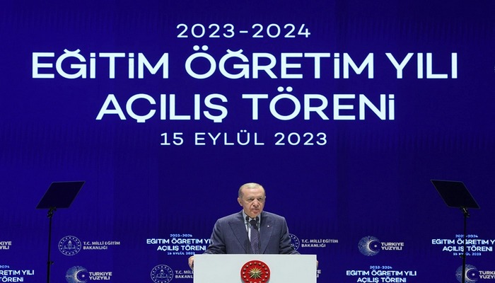 Rəcəb Tayyib Ərdoğan: "İzmirdə silahlı hücum edən şəxsin əlaqələri araşdırılır"