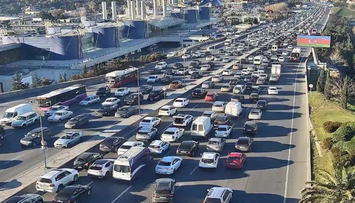 Son istirahət günündə Bakının bir sıra yollarında nəqliyyatın sıxlığı yarandı