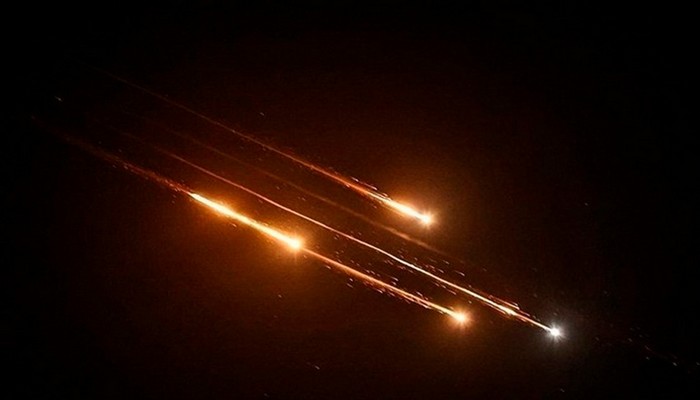 “Tasnim”: İran İsrailə qarşı yeni raket hücumlarına başlayıb