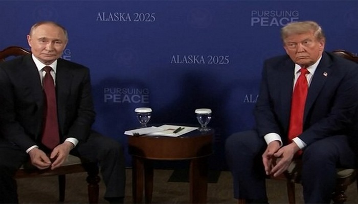 Tramp və Putinin "üçün-üçə" formatında görüşü başa çatdı