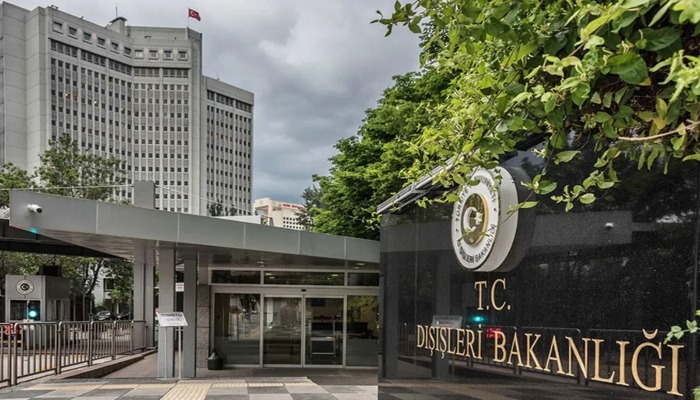 Türkiyə XİN: Qara dənizdə ölkəmizə məxsus gəmiyə hücum nəticəsində iki vətəndaşımız yaralanıb