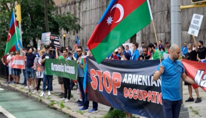 В Нью-Йорке перед консульством Армении и постпредством в ООН  проведены акции протеста