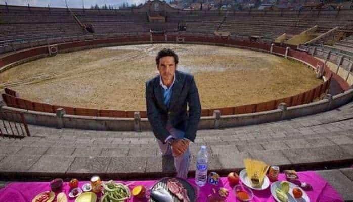 Müxtəlif ölkələrdə yaşayan insanların gündəlik yemək rejimi “Mən nə yeyirəm” foto layihəsində